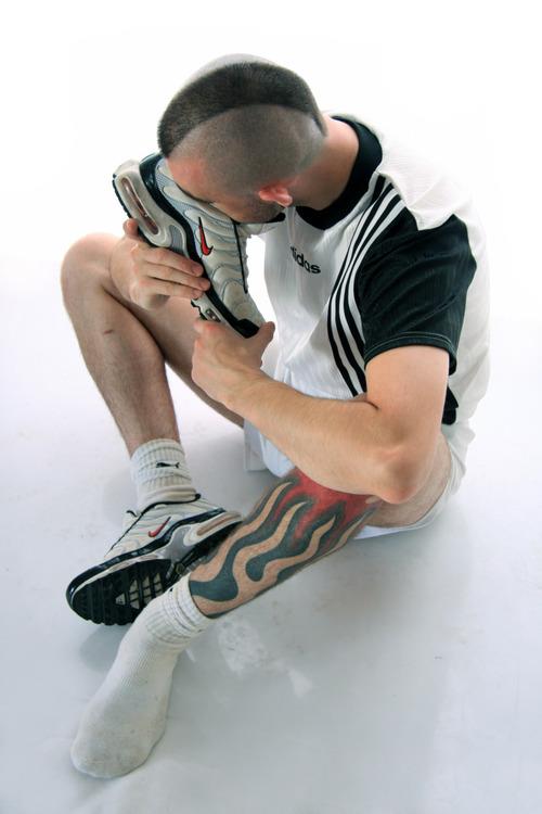 kiffeur gay sneakers sniff (2) 