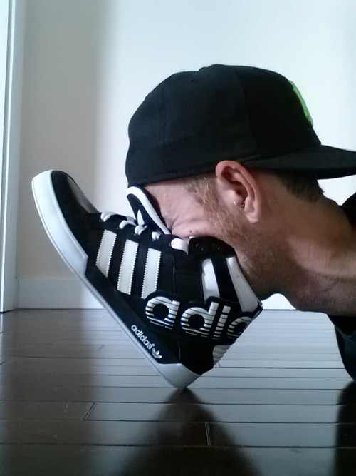 gay sneakers porn (1)