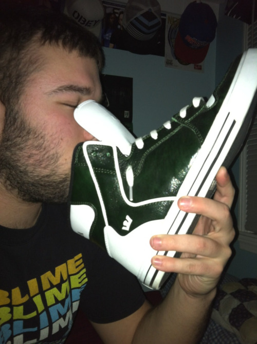 gay-sniffinf-sneakers (1)