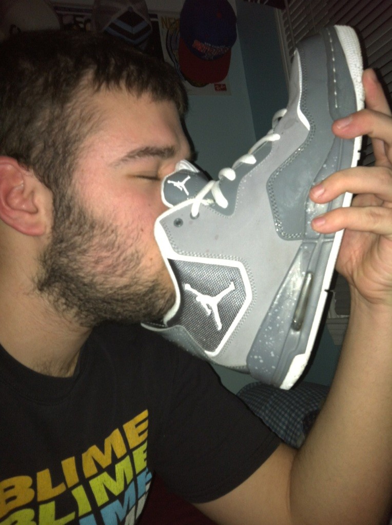 gay-sniffinf-sneakers (2)